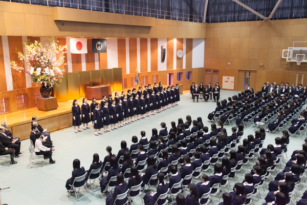 高校入学式 | Photo Report | 帝塚山学院中学校高等学校｜一人ひとりの、輝きの先へ。100年続く伝統を誇りに。中高一貫校。