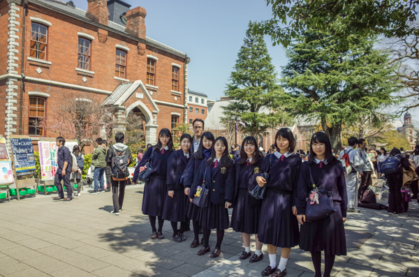 同志社大学キャンパス見学会 Photo Report 帝塚山学院中学校高等学校 一人ひとりの 輝きの先へ 100年続く伝統を誇りに 中高一貫校