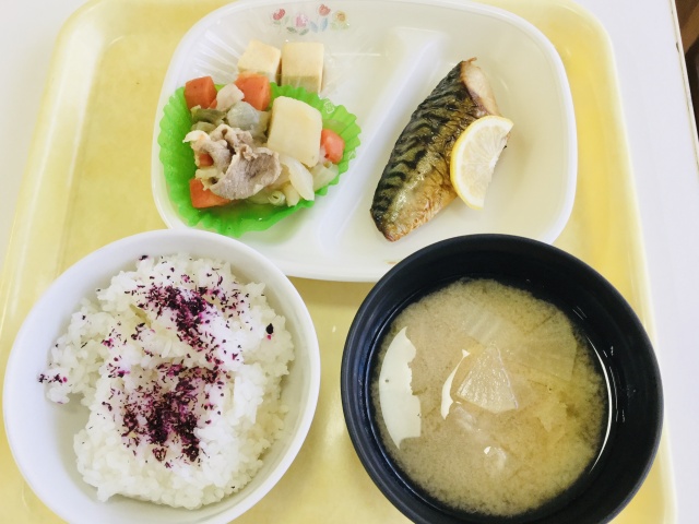 今日の給食 帝塚山学院小学校